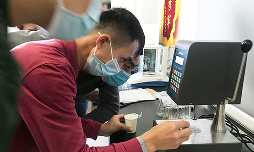 巩固技能，精益求精 —— “生产过程控制的聚酯锥板粘度和酸值测试”